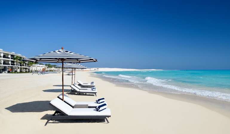 Stranden på  Marassi Boutique Hotel Vela Suites 