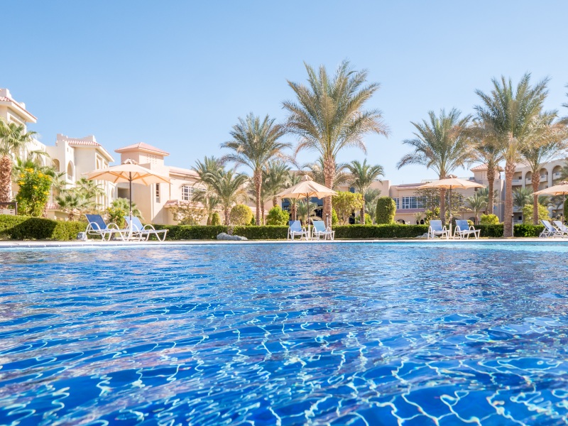 Skøn udsigt fra poolområde i Sharm el Sheikh, Egypten