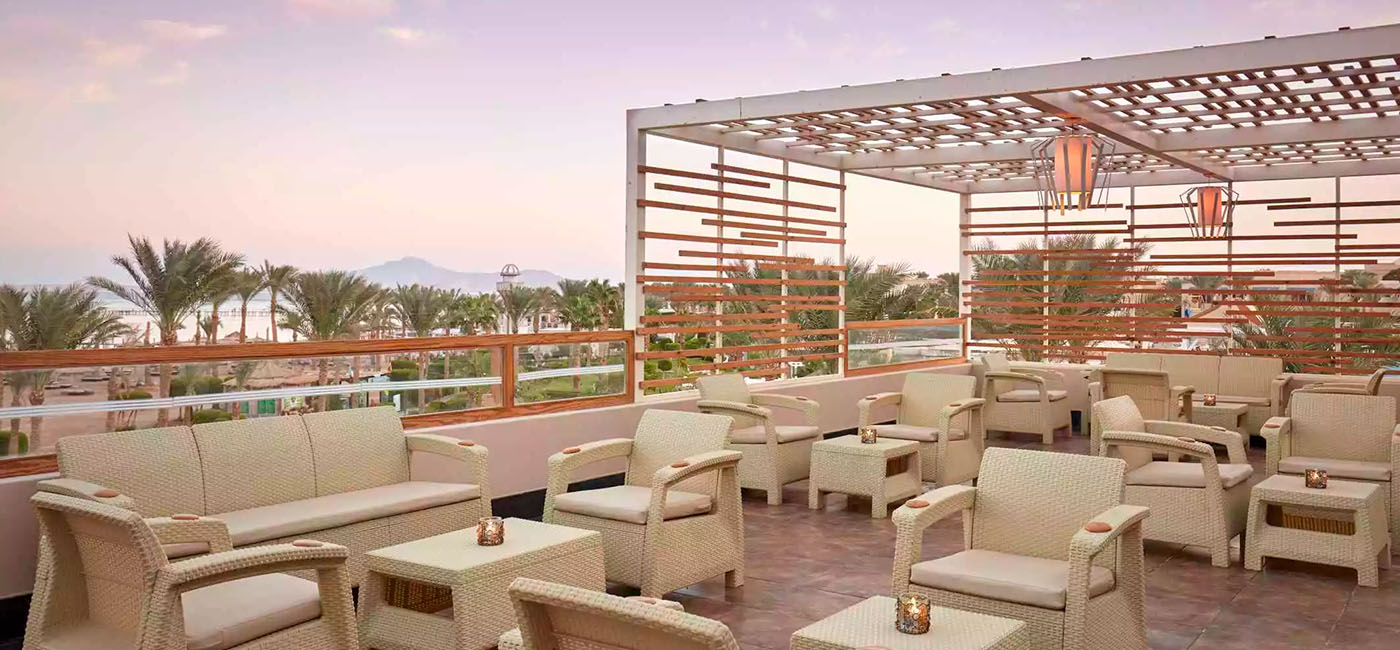 Stor restaurantområde på resort i Sharm el Sheikh, Egypten